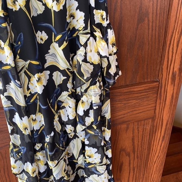 INC International Concepts black floral dress. Size 4 - Picture 8 of 10